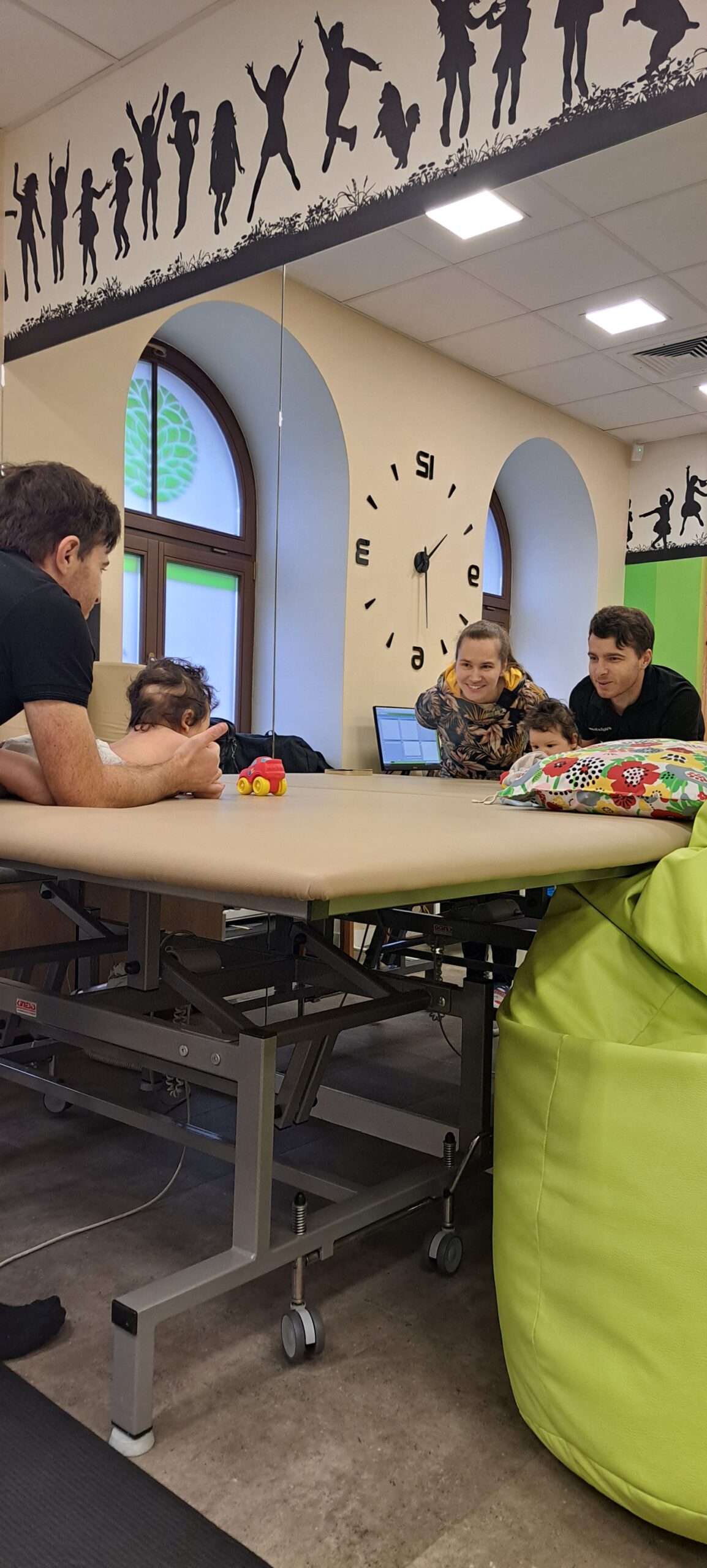 Jak przygotować malucha na&nbsp;wizytę u&nbsp;fizjoterapeuty?